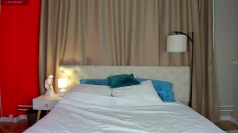 Snapshot of belle_wa1ker chatting on 10-10-25, 09:30 Belle online show from 10-10-25, 09:30