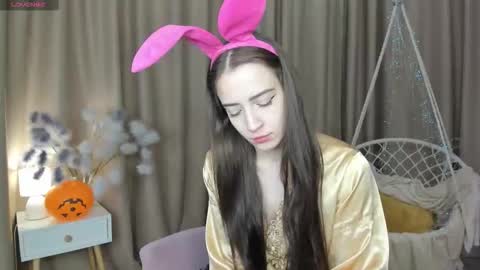 Snapshot of belle_wa1ker chatting on 10-31-25, 04:24 Belle online show from 10-31-25, 04:24