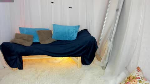 Snapshot of belle_wa1ker chatting on 11-05-25, 01:16 Belle online show from 11-05-25, 01:16