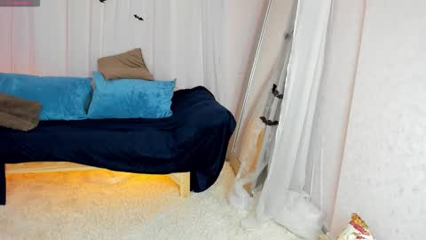 Snapshot of belle_wa1ker chatting on 11-07-25, 01:05 Belle online show from 11-07-25, 01:05