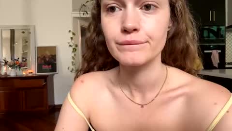 BELLE   online show from 12-03-24, 01:52