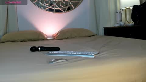 Snapshot of bellinda_21 chatting on 10-25-25, 07:08 Belinda online show from 10-25-25, 07:08