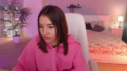 Bella online show from 09-16-25, 01:17