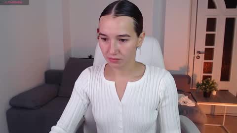 Bella online show from 10-15-25, 01:17