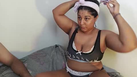 Snapshot of bellyjell chatting on 03-27-26, 05:45 Your New Girlfriend online show from 03-27-26, 05:45