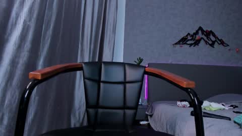 A girl from your  dreams online show from 11-29-25, 04:32