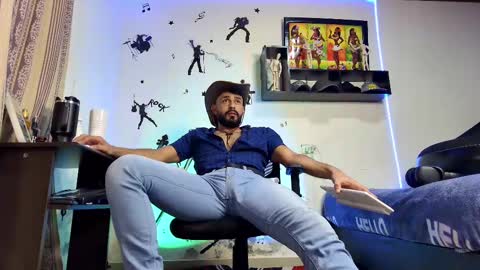 Snapshot of ben_blaze chatting on 12-31-24, 01:57 BEN online show from 12-31-24, 01:57