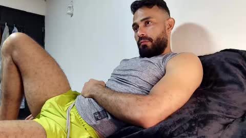 Snapshot of ben_blaze chatting on 02-13-25, 04:22 BEN online show from 02-13-25, 04:22