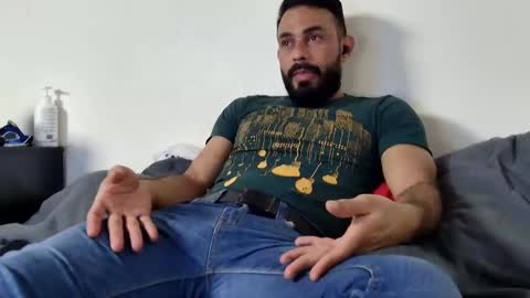 Snapshot of ben_blaze chatting on 03-05-25, 02:14 BEN online show from 03-05-25, 02:14