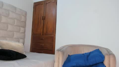    online show from 10-12-25, 03:16