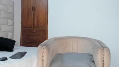    online show from 10-15-25, 07:58