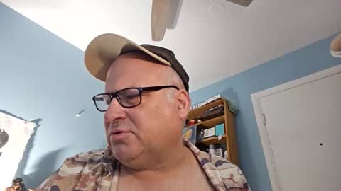 Snapshot of bendavewill chatting on 02-19-26, 10:11 Bendavewill online show from 02-19-26, 10:11