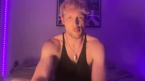 Snapshot of bendoverxo chatting on 02-12-26, 07:03 bendoverxo online show from 02-12-26, 07:03