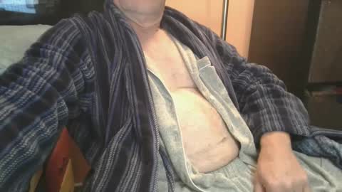 Snapshot of bendrinkin chatting on 09-27-25, 09:58 bendrinkin online show from 09-27-25, 09:58