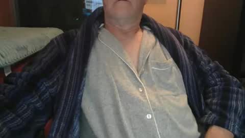 Snapshot of bendrinkin chatting on 10-17-25, 10:07 bendrinkin online show from 10-17-25, 10:07