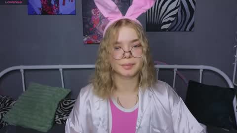 KENDALL  NATHAN online show from 06-04-26, 05:52