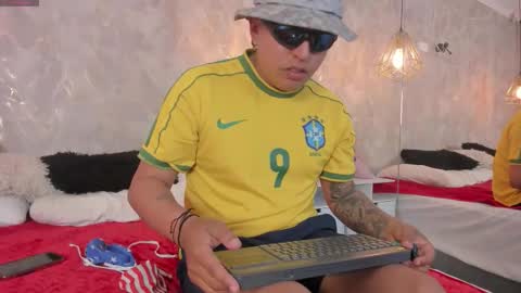 BENITO AND KENDALL online show from 02-12-26, 10:10