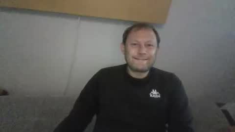 Snapshot of benizio_ chatting on 05-13-26, 10:12 benizio online show from 05-13-26, 10:12