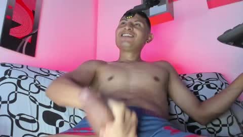 Snapshot of benjamin_greyxxx chatting on 05-26-26, 11:12 benjamin online show from 05-26-26, 11:12
