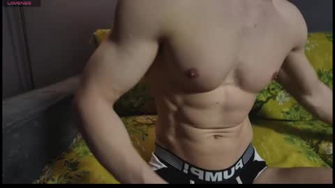 benjaminkarl02 online show from 05-10-26, 03:17