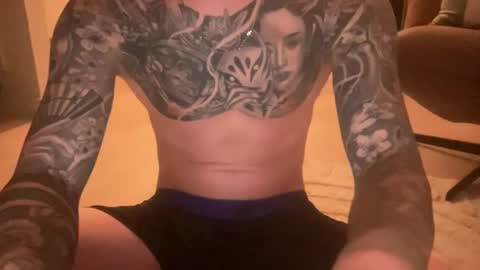 Snapshot of bennibrentty chatting on 10-31-25, 04:08 bennibrentty online show from 10-31-25, 04:08