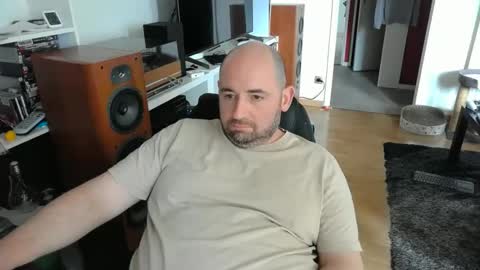 Snapshot of bennn54 chatting on 04-18-26, 10:19 Ben online show from 04-18-26, 10:19