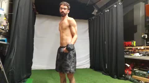 benny_boy95 online show from 09-08-25, 02:16