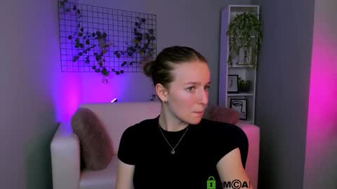 Snapshot of benny_duglas chatting on 09-23-25, 12:19 Benny online show from 09-23-25, 12:19