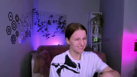 Snapshot of benny_duglas chatting on 10-15-25, 12:27 Benny online show from 10-15-25, 12:27