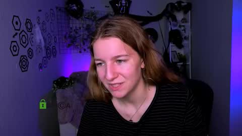 Snapshot of benny_duglas chatting on 10-25-25, 11:29 Benny online show from 10-25-25, 11:29