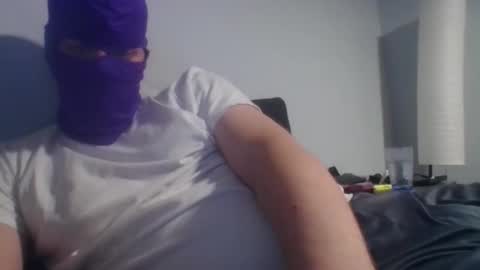 Snapshot of bennybueno chatting on 03-25-26, 03:56 bennybueno online show from 03-25-26, 03:56