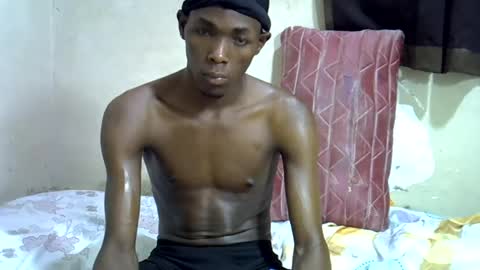 Snapshot of bentiiboys chatting on 06-18-26, 09:09 bentiiboys online show from 06-18-26, 09:09