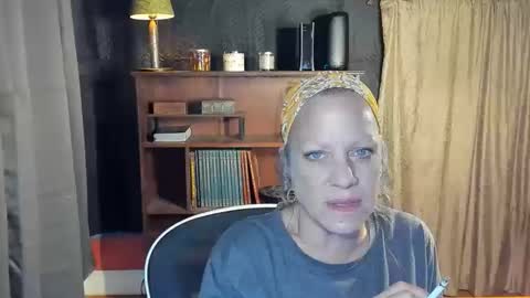 DeniseDavid online show from 05-20-26, 02:18