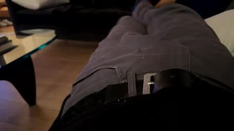 benz10001 online show from 11-26-25, 02:56