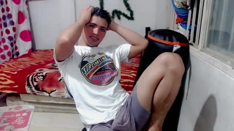 Snapshot of bergon30 chatting on 01-05-25, 11:22 Bergon77 online show from 01-05-25, 11:22