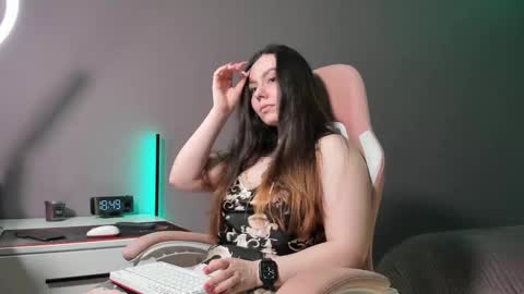 Snapshot of beriesniks chatting on 02-22-25, 11:46 BeriesNiks online show from 02-22-25, 11:46