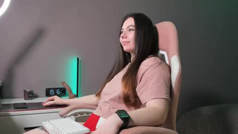 Snapshot of beriesniks chatting on 02-25-25, 12:13 BeriesNiks online show from 02-25-25, 12:13