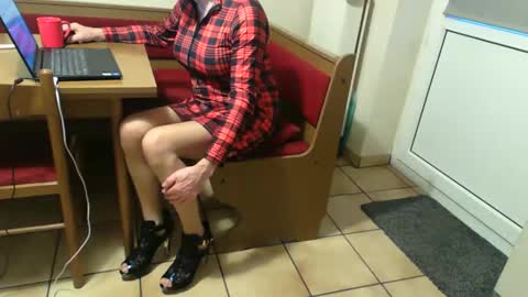 Bernadetanylon online show from 10-31-25, 06:25