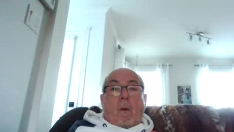 bernard1102 online show from 12-03-24, 02:05