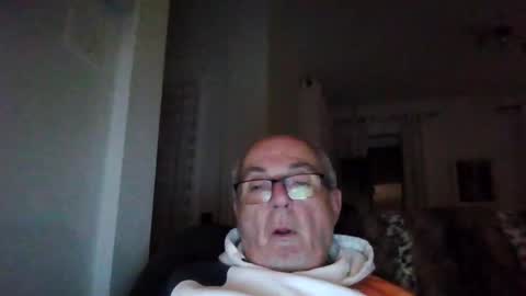 bernard1102 online show from 12-30-24, 03:47