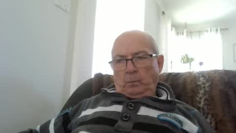 bernard1102 online show from 05-22-26, 02:22