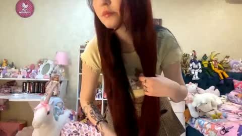 Eva  online show from 04-25-26, 07:33