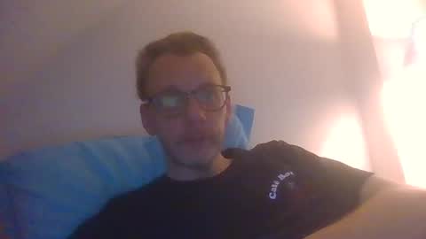 Snapshot of bernie484237 chatting on 05-31-26, 06:20 Bernie online show from 05-31-26, 06:20