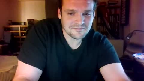 Snapshot of bernie__sanders chatting on 03-17-26, 03:00 Bernie online show from 03-17-26, 03:00