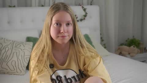 Mira online show from 03-23-26, 11:36