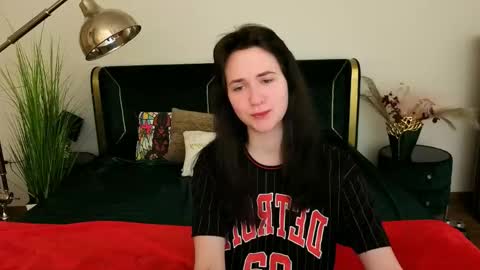 Violette online show from 05-03-26, 07:53