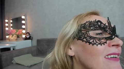 Snapshot of best__angelica chatting on 02-10-25, 03:53 best__angelica online show from 02-10-25, 03:53