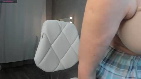 Snapshot of best__angelica chatting on 10-09-25, 04:16 best__angelica online show from 10-09-25, 04:16