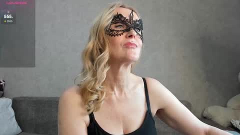 Snapshot of best__angelica chatting on 11-01-25, 01:13 best__angelica online show from 11-01-25, 01:13