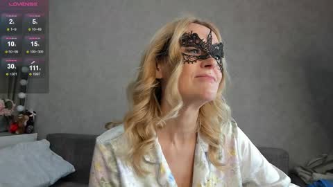 Snapshot of best__angelica chatting on 11-10-25, 05:01 best__angelica online show from 11-10-25, 05:01